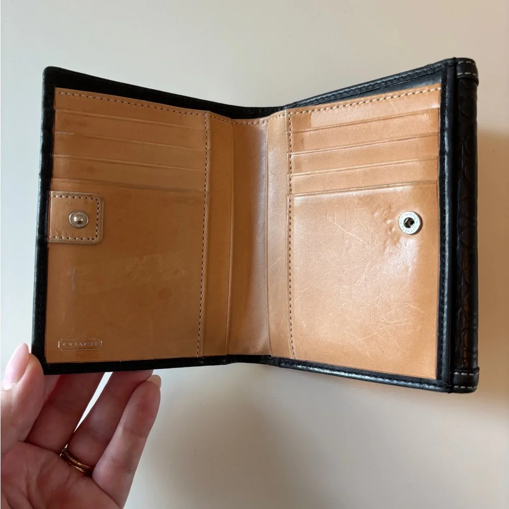 Coach Black Key & Card Holder with Hexagonal Pattern - Picture 4 of 7